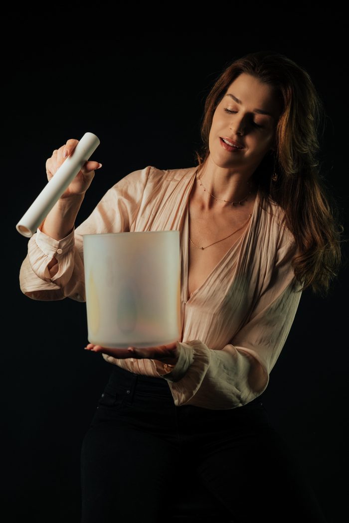 Eve with crystal bowls